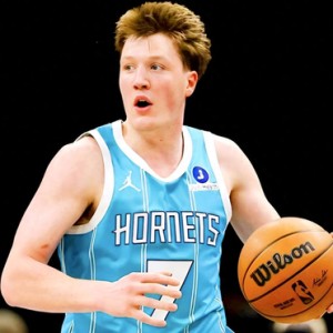 多平台观看-20岁新秀狂飙209记三分!他凭什么能叫板库里？|斯蒂芬·库里|新秀赛季|克努佩尔|克雷·汤普森|金州勇士队_新浪体育_新浪新闻