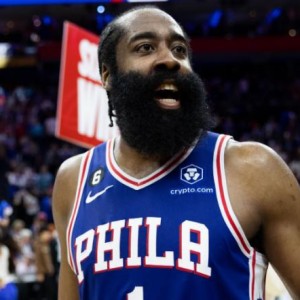 体育视频-76人无意顶薪续约哈登 名记质疑抬价用力过猛