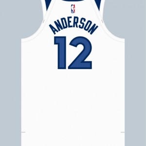 👀李凯尔在森林狼身披三个不同球衣号码征战 队史第一人！