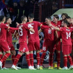 体育赛事-【解码塞尔维亚】高个子球队，小个子当家